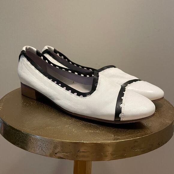 Everybody by BZ Moda 7M (EU 37) Leather Flats | Rare White & Black Scalloped Vtg - Picture 3 of 10